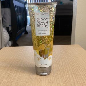 Snowy peach berry body cream
